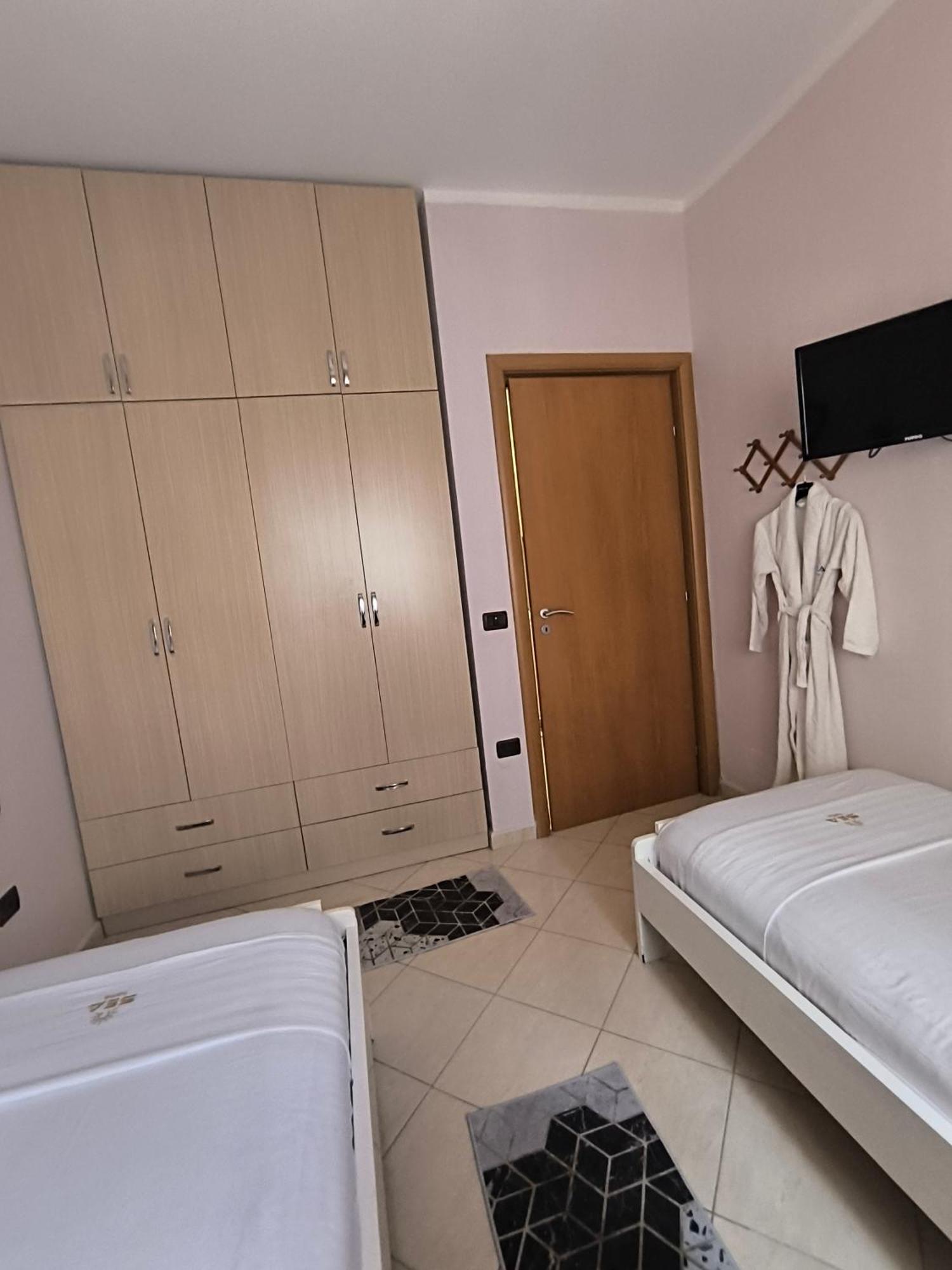 Lungomare Apartment Sea Home Влёра Экстерьер фото